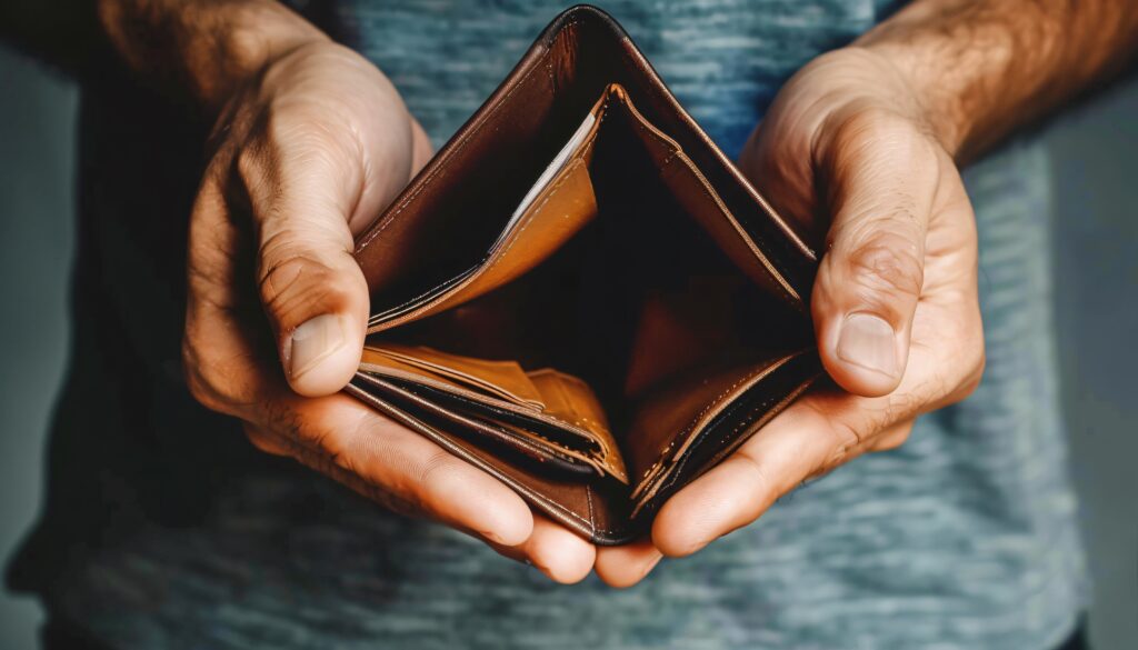 empty wallet image